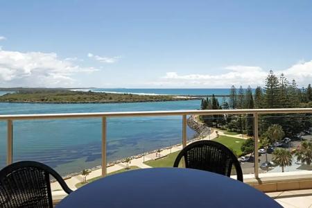 Rydges - 128