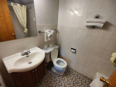 Edgebrook Motel - 6