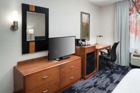 Fairfield Inn & Suites Kansas City - 31