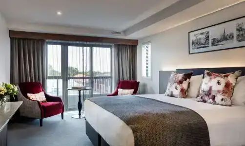 Rydges Latimer - 85