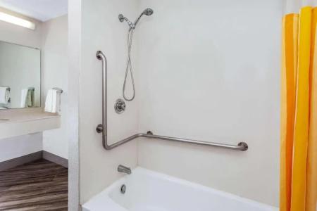 La Quinta Inn by Wyndham I-35 - 26