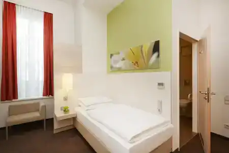 H+ München - 24