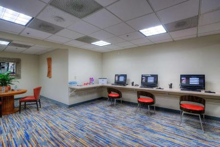 DoubleTree by Hilton Phoenix North - 13