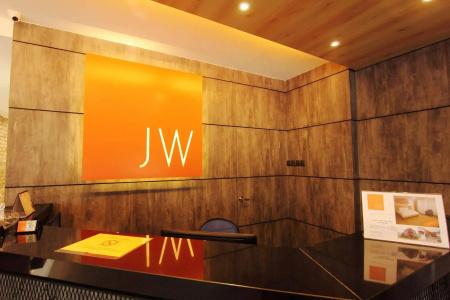 JW Boutique - 16