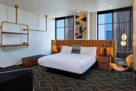 W - The Foshay - 60