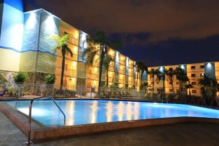 SureStay Plus by Best Western Orlando International Drive - 10