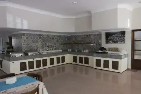 Riviera Apart - 26