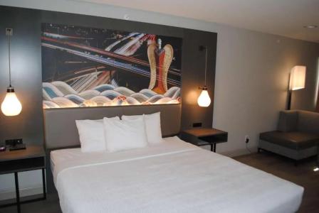 Best Western Plus Dragon Gate Inn - 38