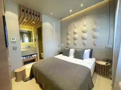 Omm Inn - 12