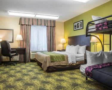 Comfort & Suites - 3