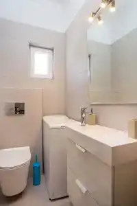 Vanik Suites - 128