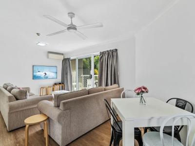 Markham Court - 90