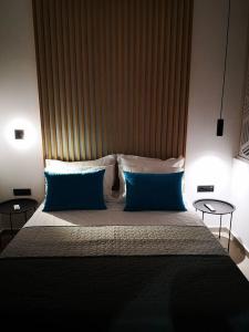 Zoes & Suites - 101