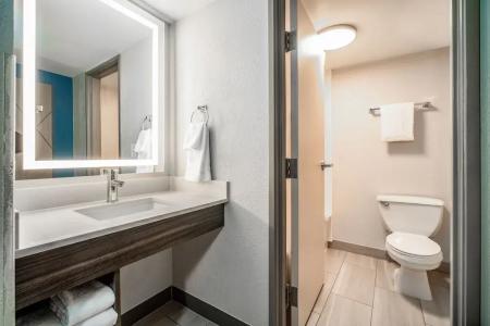 Holiday Inn Express & Suites Phoenix - West, an IHG - 40