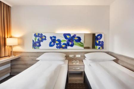H+ Frankfurt Airport West - 31