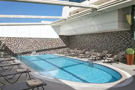 B Business & Spa - 18