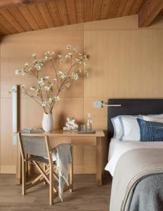 Malibu Beach Inn - 2