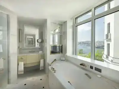 The Peninsula - 63