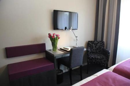Tylebackl; Sure Collection by Best Western - 68