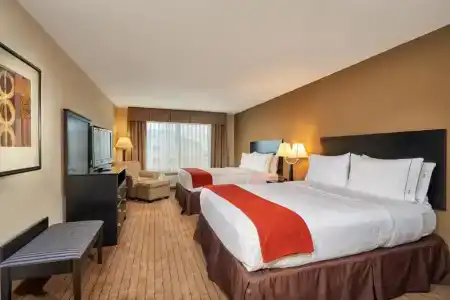 Holiday Inn Express & Suites Airport, An Ihg - 31