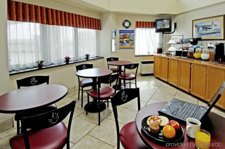 Quality Inn - 12