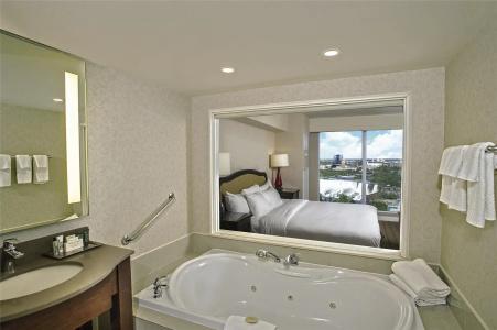 Hilton/ Fallsview and Suites - 59