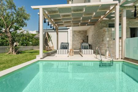 Blue Carpet Luxury Suites - 178