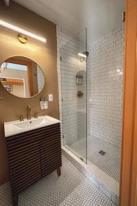 The Historic Peninsula Inn - 205