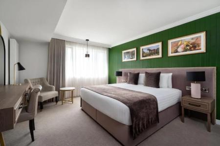 Ivanhoe Inn and - 5