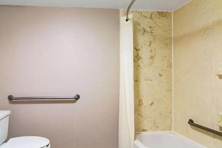 Quality Inn Savannah I-95 - 33