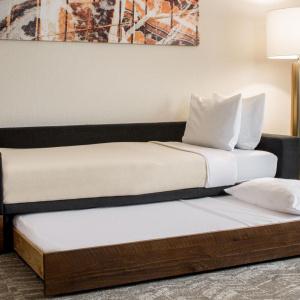 SpringHill Suites Portland Airport - 7