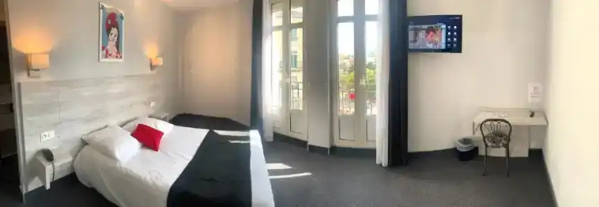 Brit Suisse et Bordeaux - Centre Gare - 118