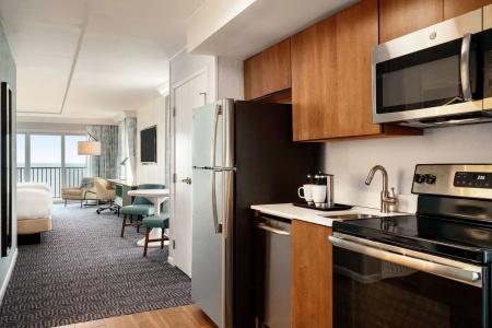 DoubleTree by Hilton Ocean City Oceanfront - 35