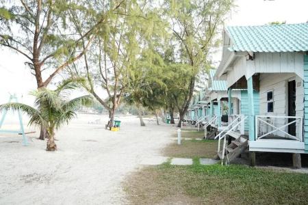 Sandy Beach Bungalows - 56