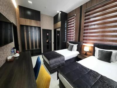 Home Boutique - 30