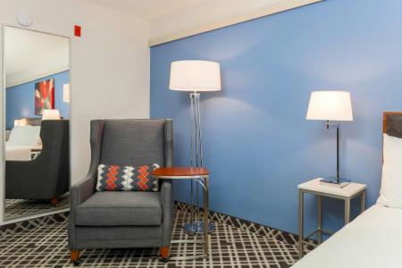 Hilton Garden Inn Dallas/Market Center - 38