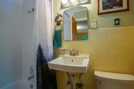 Hemlock Inn - 9