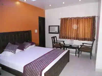 Amax Inn - 1