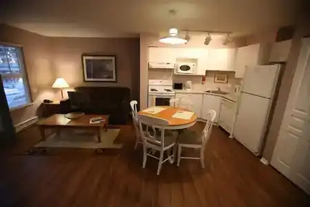 Times Square Suites - 26