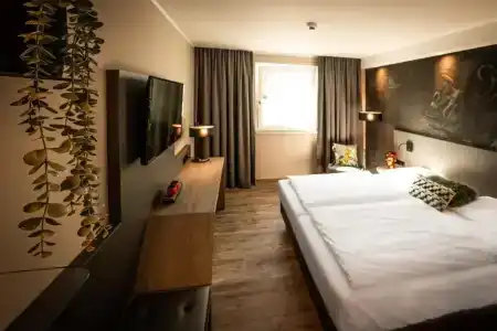 Loginn Stuttgart Zuffenhausen - 37