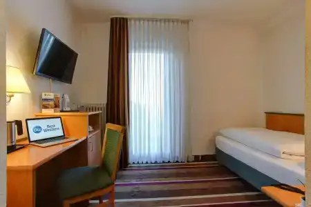 Best Western Ambassador - 9