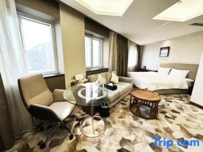 Grand Skylight Catic - 125