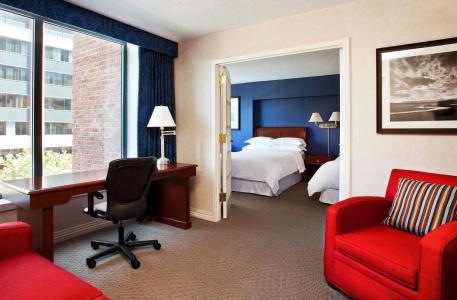 Sheraton Suites Old Town - 2