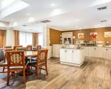 Quality Suites Atlanta Buckhead Village North - 21