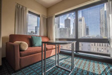 Fairfield Inn and Suites Chicago Downtown-River North - 6
