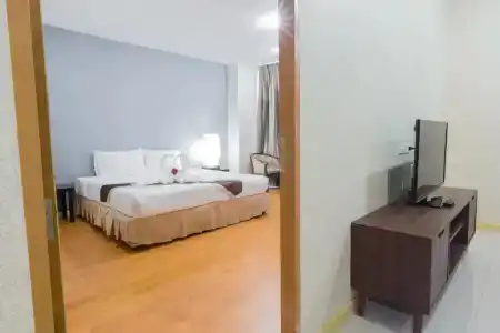 Three Seasons Place - 14