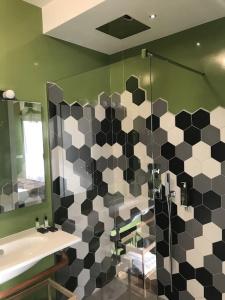 Rarity Suites - 83