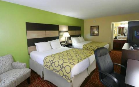 Baymont by Wyndham Pigeon Forge - 23