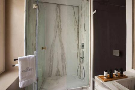 Consolato Boutique - 7