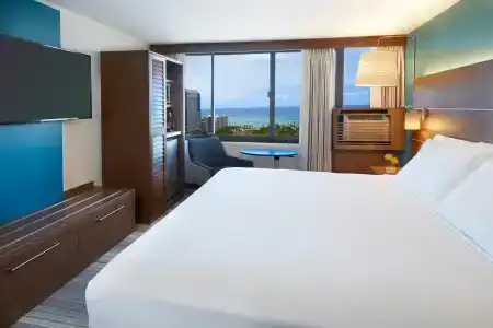 Holiday Inn Express Waikiki, An Ihg - 4
